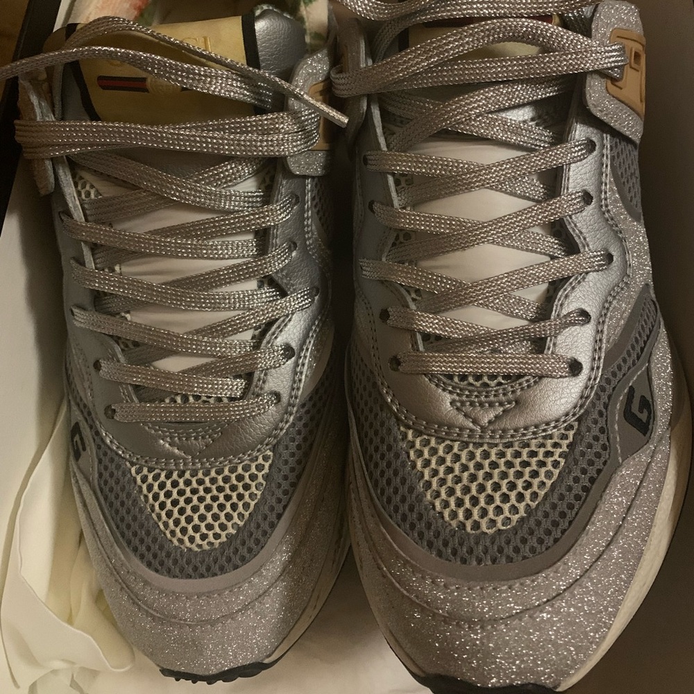 gucci sneakers
